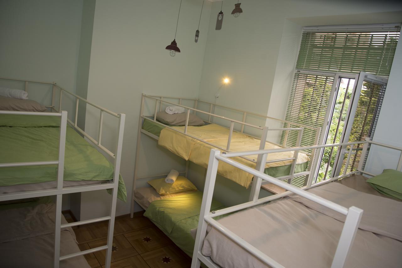 Katun Hostel เยเรวาน ภายนอก รูปภาพ
